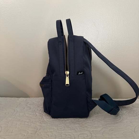 Herschel Supply Co Nova Mini - Picture 2 of 6